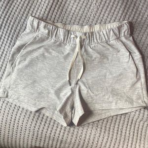Lululemon grey and white patterned short